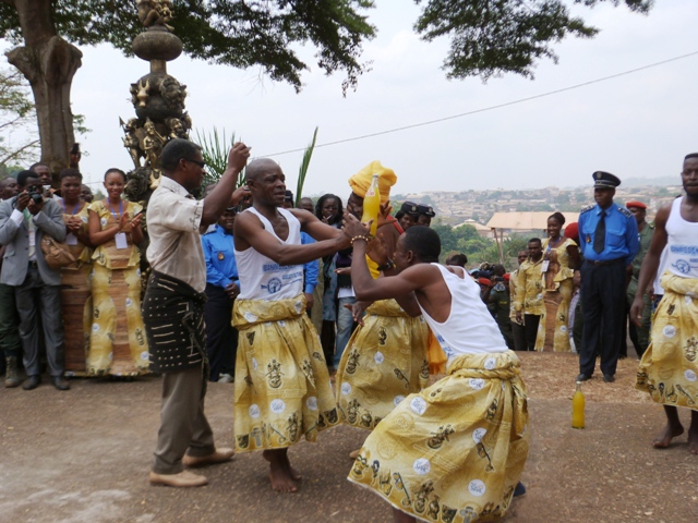 A La Découverte De 8 Danses Traditionnelles En Pays Bassa Au